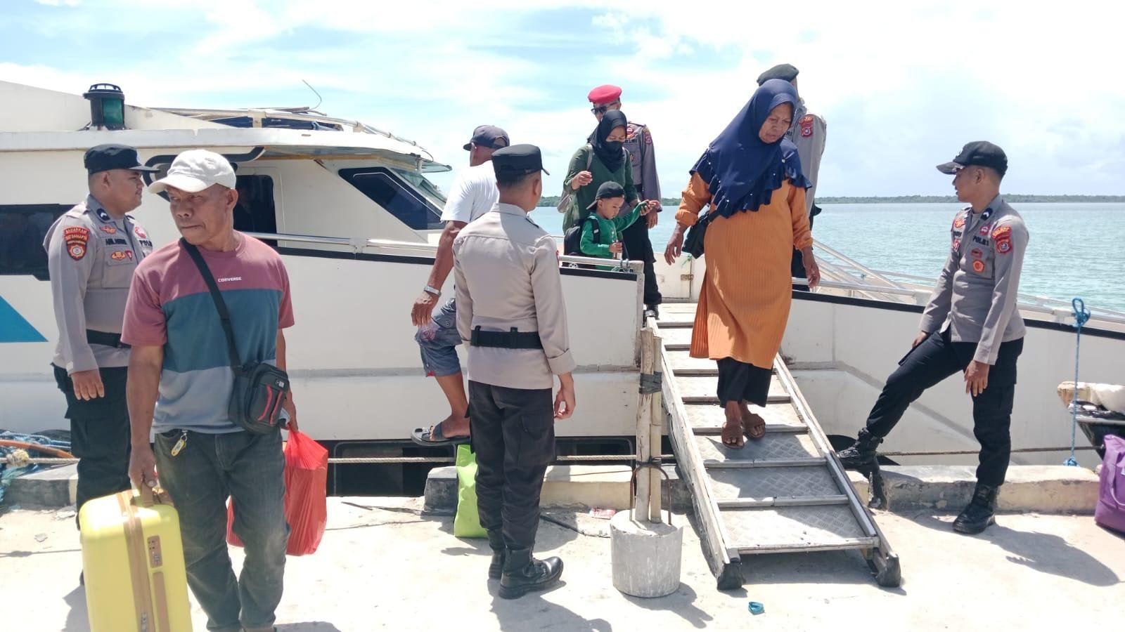 Pengamanan Keberangkatan KM Pacific Jetstar 1 di Pelabuhan Wanci Berjalan Aman dan Kondusif