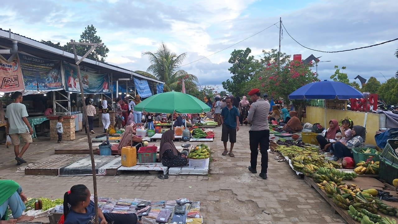 Regu II Pos Pam Pelabuhan Wanci Pengamanan Aktivitas Pasar Sore Marina