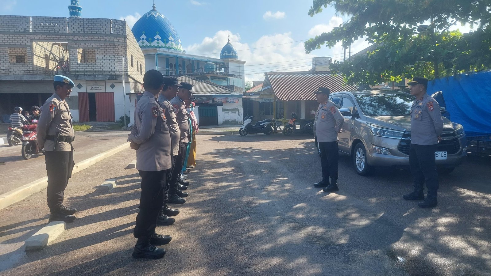 Personel Operasi Lilin Anoa 2025 Pengamanan Pos Pam Pelabuhan Wanci