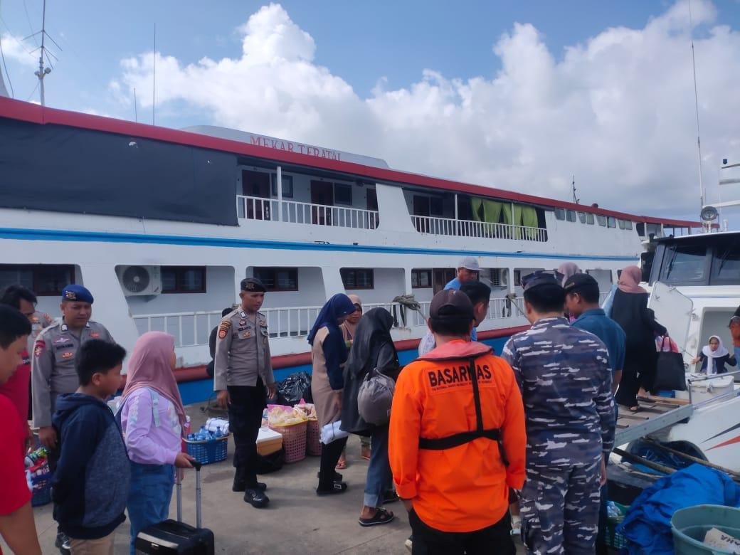 Pengamanan Keberangkatan KM Pasifik Jetstar 1 di Pelabuhan Wanci Berjalan Kondusif