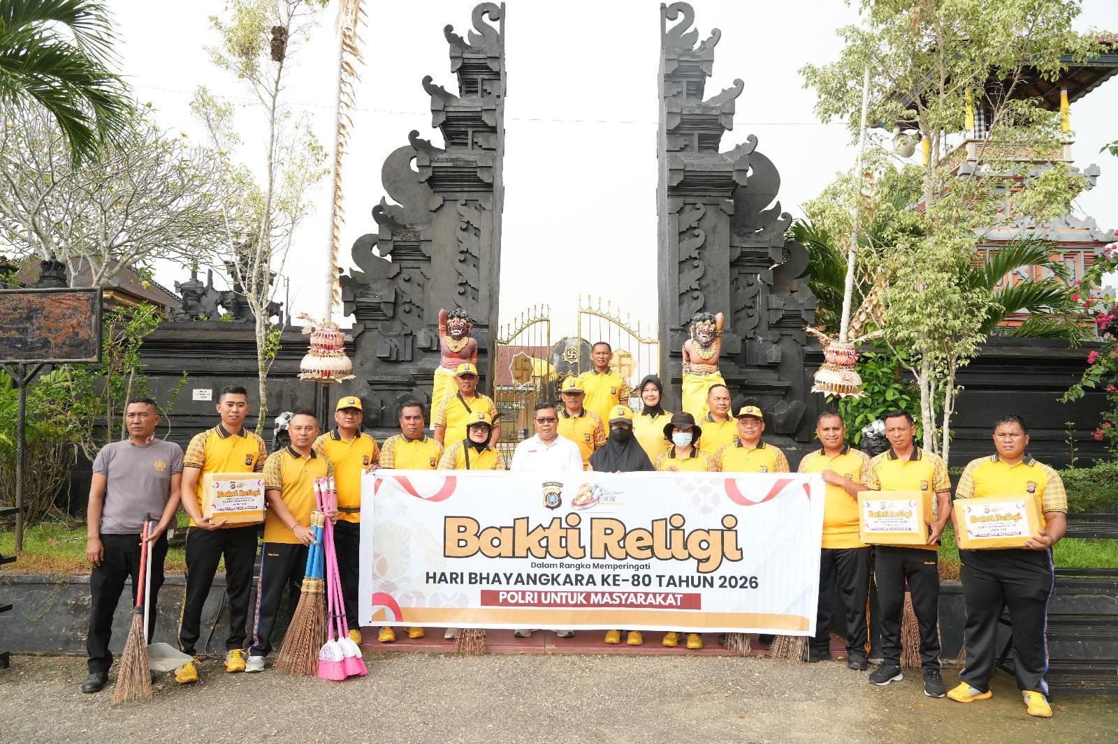 Dalam Rangka Memperingati Hari Bhayangkara ke-80 Tahun 2026, Personel Ditlantas Polda Sultra Gelar Bakti Religi Serentak Bersihkan Rumah Ibadah