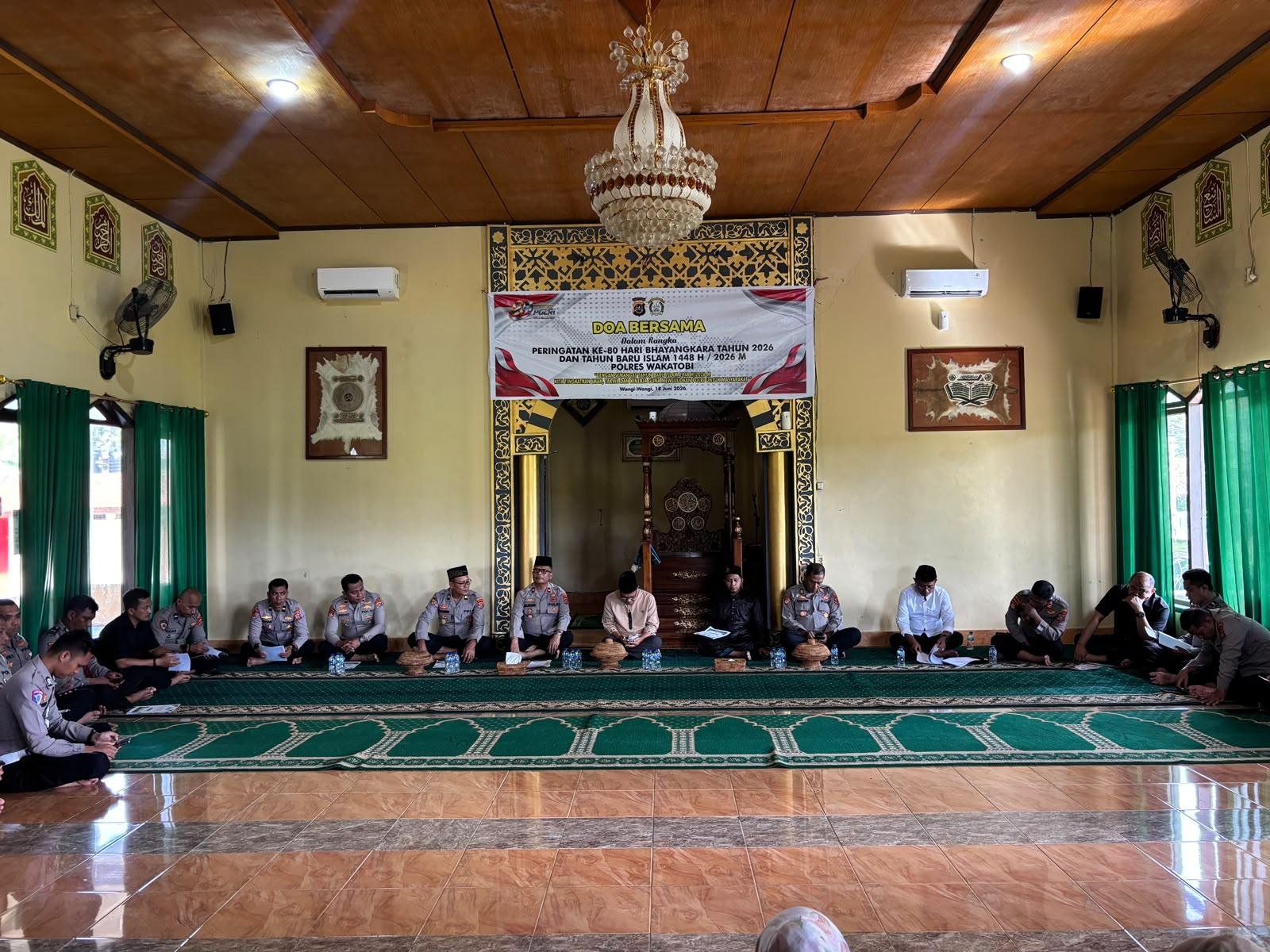 Doa Bersama Hari Bhayangkara ke-80 dan Tahun Baru Islam 1448 H, Polres Wakatobi Tingkatkan Iman dan Kinerja untuk Masyarakat