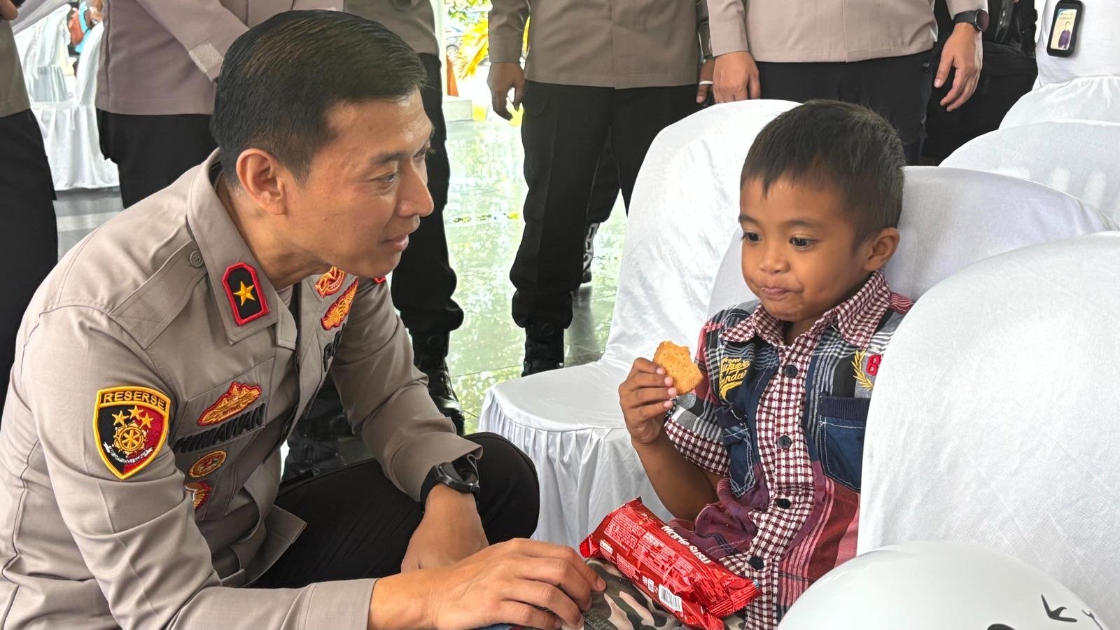 Puncak Bakti Kesehatan Polri Dalam Rangka Hari Bhayangkara ke-80 di MTQ Kendari, Ratusan Masyarakat Antusias Padati Pemeriksaan Gratis