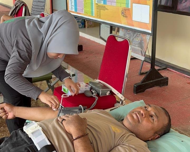 Sambut Hari Bhayangkara ke-80, SPN Polda Sultra Gelar Cek Kesehatan Gratis dan Donor Darah