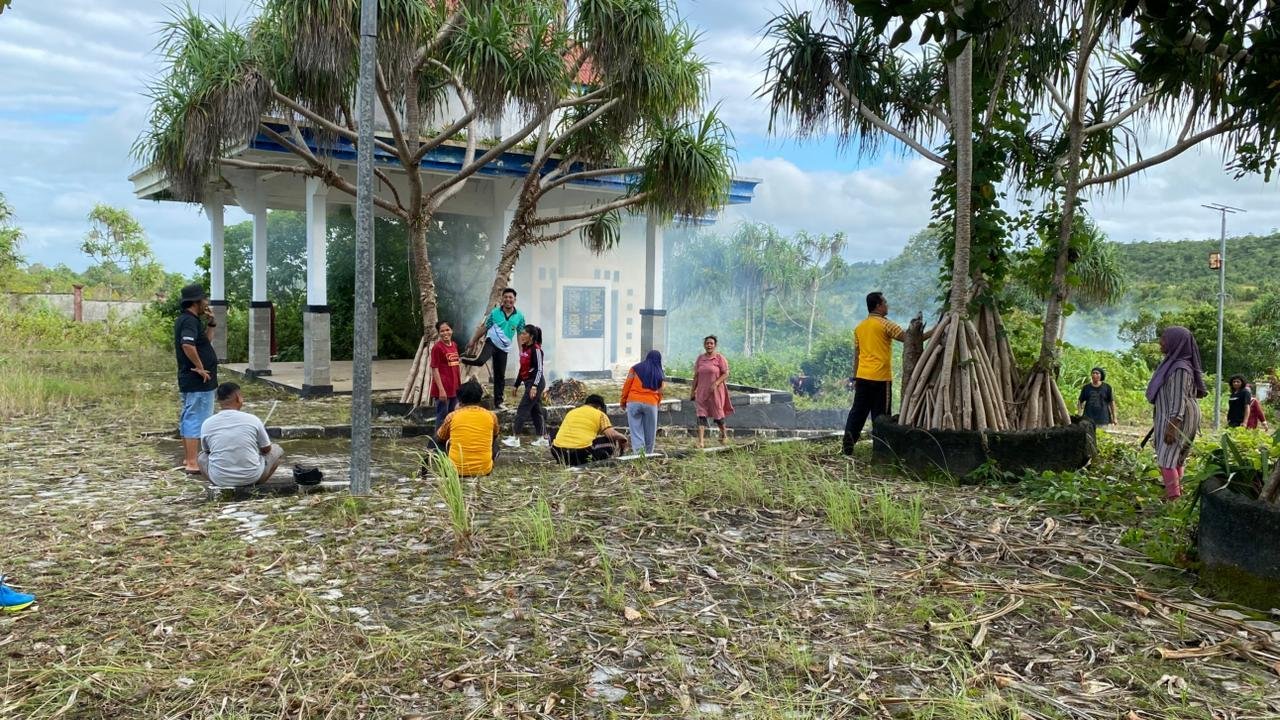 Jelang Hari Bhayangkara Ke-80, Polsek Wangi-Wangi Selatan Gelar Korvei di Taman Makam Pahlawan