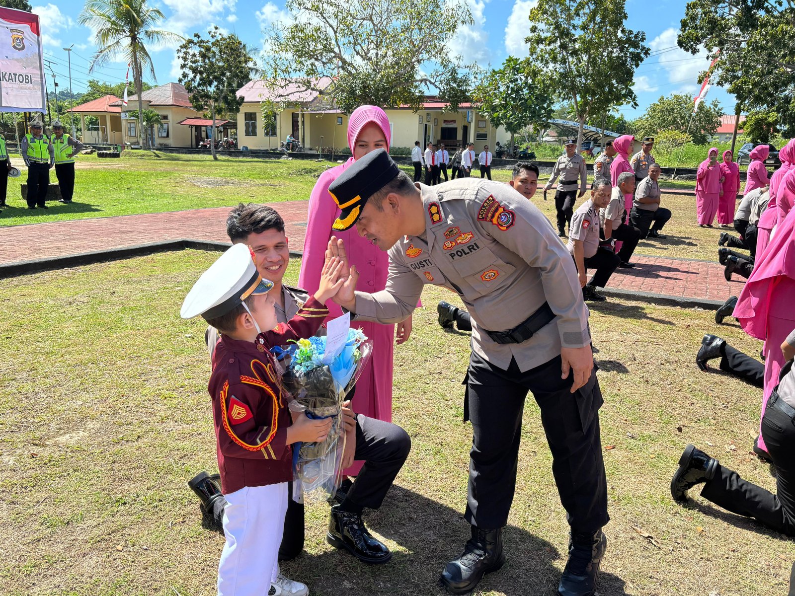 Polres Wakatobi Gelar Upacara Kenaikan Pangkat 11 Personel, Kapolres Tekankan Integritas dan Profesionalisme