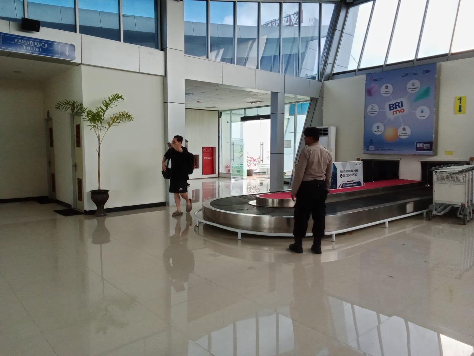 Polres Wakatobi Pastikan Keamanan dan Kelancaran Kedatangan serta Keberangkatan Pesawat TransNusa di Bandara Matahora