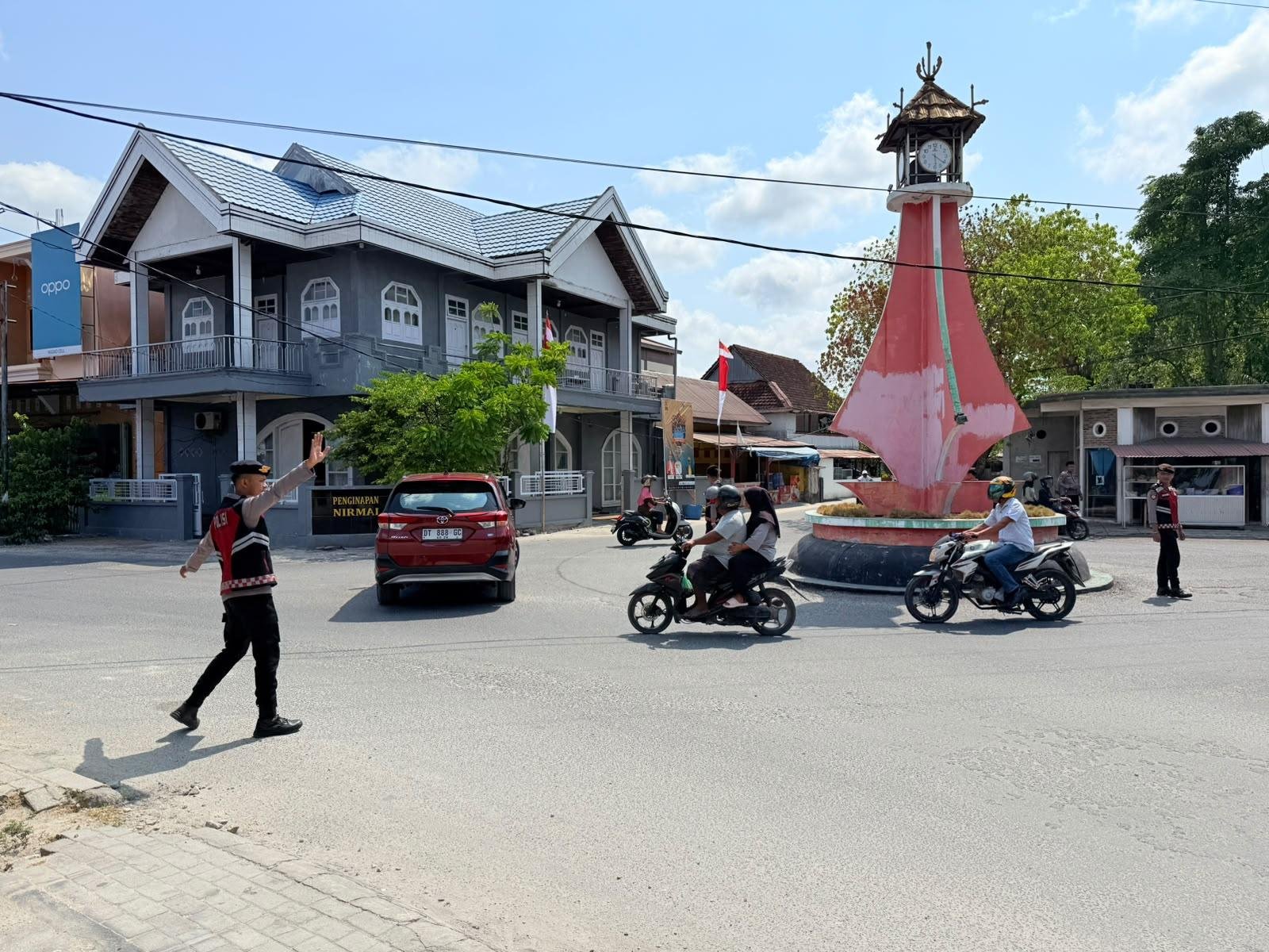 Patroli Samapta Presisi Polres Wakatobi Hadirkan Kelancaran Lalu Lintas di Titik Strategis