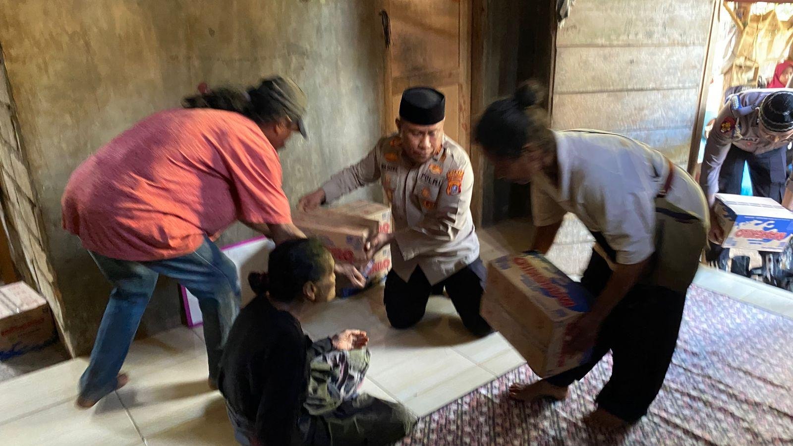 Polres Wakatobi Tunjukkan Empati, Dampingi Keluarga Korban Penganiayaan hingga Beri Tali Asih