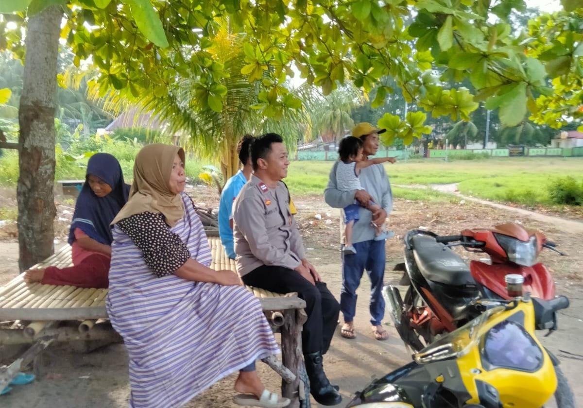 Bhabinkamtibmas Polres Wakatobi Gelar Patroli Dialogis dan Sambang Warga di Desa Longa