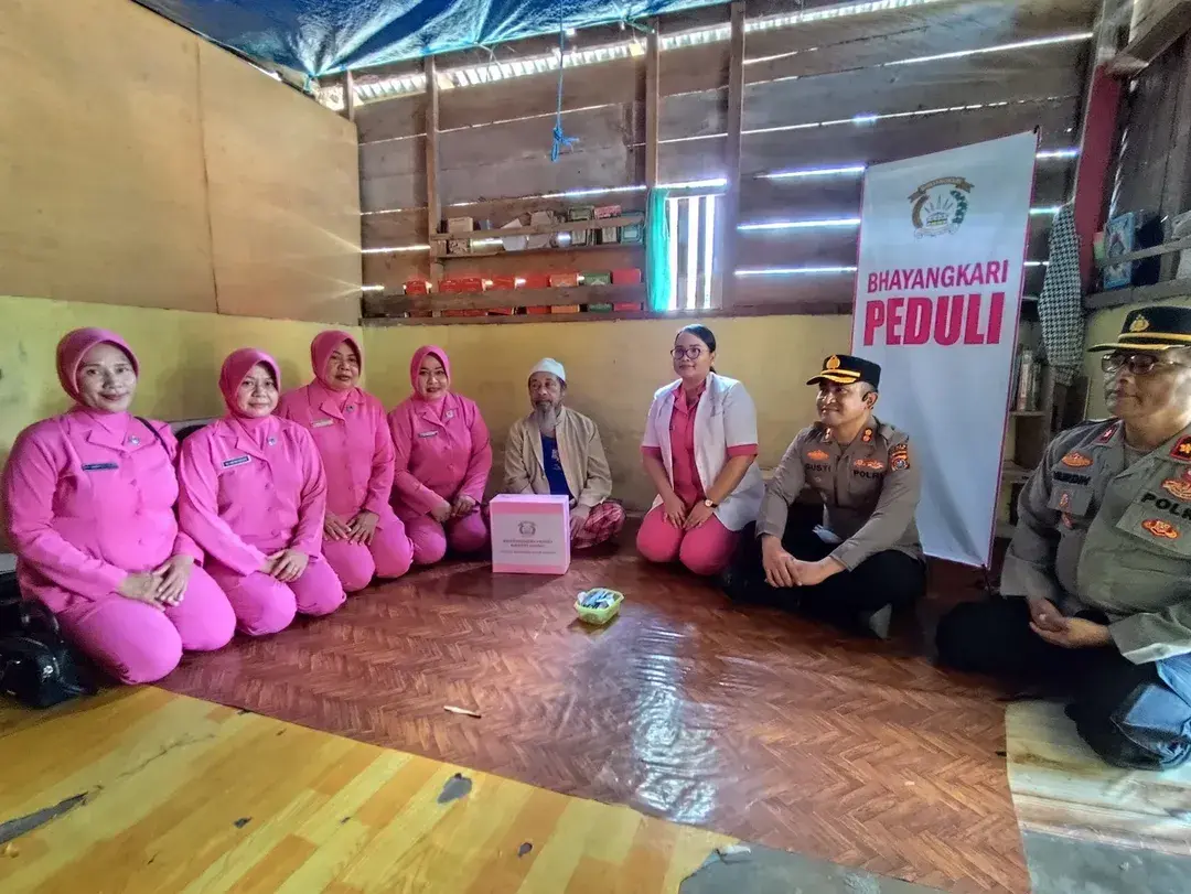 Bhayangkari Wakatobi Hadir untuk Masyarakat, Salurkan Bantuan Sosial dan Layanan Kesehatan Gratis